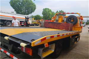 镇巴附近拖车电话号码服务